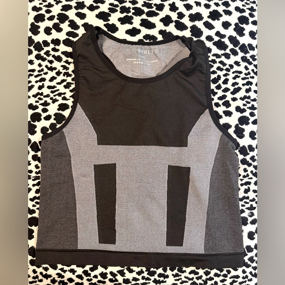 KIMBERLYC Black&Gray Sculpt Knit Workout Set – Crop Tank + Biker Shorts, Size S